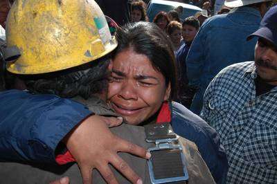 65 mineros atrapados en Coahuila