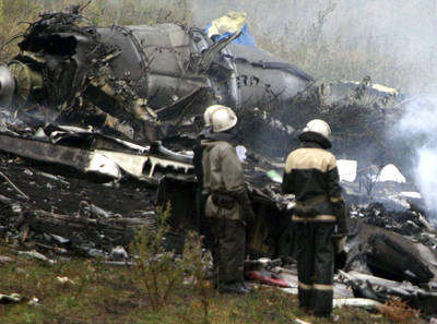 Cae en Ucrania un avión ruso; 169 muertos