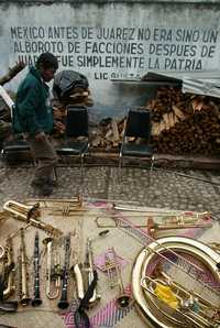 Instrumentos tradicionales de pueblos y comunidades mexicanas