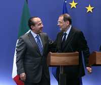 El presidente Felipe Calderón dialoga con Javier Solana, de la Unión Europea