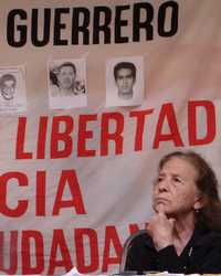 Rosario Ibarra de Piedra acudió ayer a Chilpancingo, Guerrero, a un foro de derechos humanos organizado por familiares de desaparecidos durante la guerra sucia. La senadora advirtió que la represión e impunidad no cesan en México