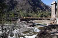 El puente del antiguo pueblo de Arcediano, en la barranca de Huentitán, donde el gobierno estatal pretende construir una presa