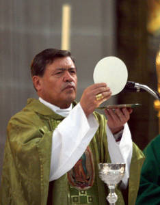 En la Catedral, acarreo en apoyo al cardenal Norberto Rivera