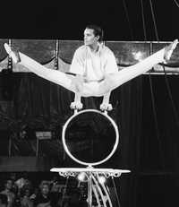 El pulsador Ricky Richard, de Cuba, en el Circo Unión