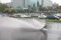 A causa del huracán Dean, que al final se convirtió en tormenta tropical, ayer llovió durante casi todo el dia en la ciudad de México