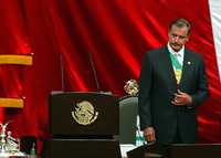 El ex presidente Vicente Fox Quesada durante la rendición de su cuarto Informe de gobierno en la Cámara de Diputados, en 2004