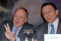 El director general de Pemex, Jesús Reyes Heroles González Garza, y el presidente de la ANIQ, José Luis Zepeda