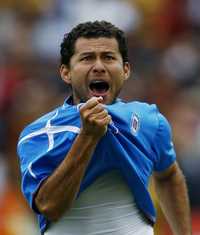 Miguel Sabah, el mejor goleador mexicano del ertura 2007, quedó fuera tras lesionarse en el último juego del torneo regular