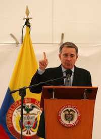 Álvaro Uribe, presidente de Colombia, al defender –el pasado jueves en la ciudad de Cota– el fin de la mediación de su par venezolano, Hugo Chávez, en la negociación para un canje humanitario con las FARC