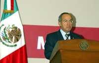 El presidente Felipe Calderón en conferencia en el salón Adolfo López Mateos de Los Pinos