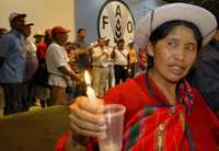 Integrantes del Movimiento de los Trabajadores Sin Tierra, de Brasil, recordaron ayer el asesinato de 19 campesinos ocurrido en 1996, hecho conocido como "la masacre de Eldorado dos Carajas", durante la conferencia regional del Fondo de Naciones Unidas para la Agricultura y la Alimentación, que se lleva a cabo en Brasilia
