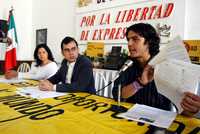 Isabel Cruz, Alberto Herrera Aragón y Tonio Tessada, durante una conferencia para informar sobre las solicitudes que Amnistía Internacional ha hecho al Estado mexicano sobre los hechos en San Salvador Atenco