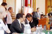 El gobernador michoacano, Leonel Godoy Rangel, atestiguó la presentación del quinto y último informe de la Comisión de Acceso a la Información Públlica de ese estado