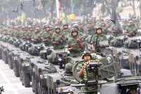 Más de 15 mil elementos de las fuerzas armadas participaron en el tradicional desfile