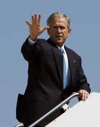 El presidente George W. Bush insistió al Congreso en la necesidad de aprobar, sin incorporar más medidas o poner trabas, su propuesta de rescate financiero por 700 mil millones de dólares
