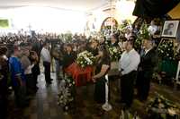 Aspecto del funeral de Salvador Vergara Cruz, edil de Ixtapan de la Sal, cuyo homicidio motivó ayer la reunión de autoridades
