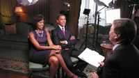 El presidente electo de Estados Unidos, Barack Obama, y su esposa, Michelle, durante la entrevista con el reportero Steve Kroft para el programa 60 Minutos de la cadena CBS, el pasado viernes