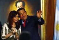 La presidenta de Argentina y su colega de Venezuela, en el Palacio Miraflores después de la firma de sendos acuerdos