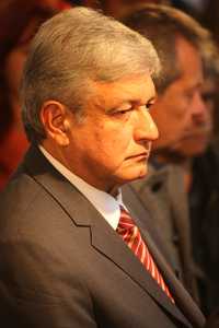 Andrés Manuel López Obrador durante el mitin del pasado día 3 frente a la Secretaría de Hacienda