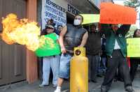Presuntos invasores de terrenos repelieron a los granaderos que apoyaban el desalojo de un local en Azcapotzalco