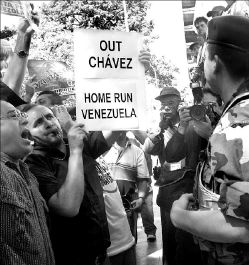 venezuela_chavez_l83