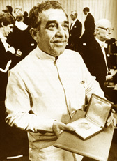 Al recibir el Premio Nobel, 1982. Foto: AP/Wide World Photos