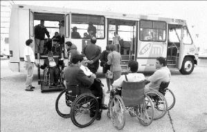 discapacitados_autobus_75Q