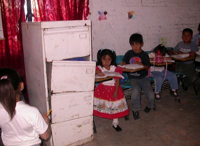 Escuela en Iztapalapa, marginada por la SEP