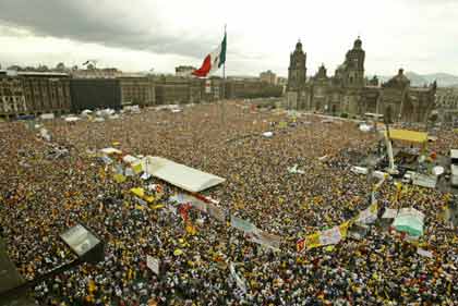 AMLO: Fox, traidor a la democracia AMLO: Fox, traidor a la democracia