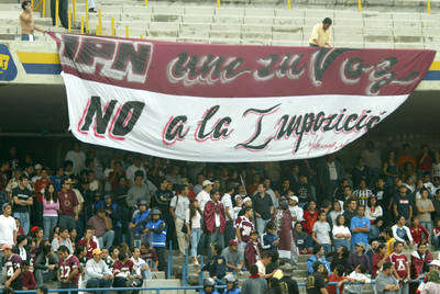 Protesta politécnica en el clásico