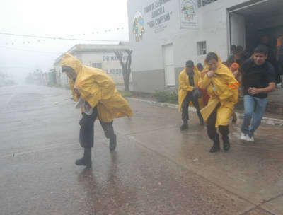 El huracán <I>Lane</I> golpea Mazatlán