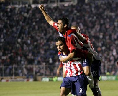 CHIVAS DEJA FUERA AL SUPERLIDER CHIVAS DEJA FUERA AL SUPERLIDER