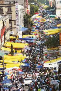 El Centro Histórico, bajo invasión de ambulantes El Centro Histórico, bajo invasión de ambulantes