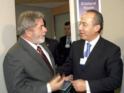 Calderón sufre acometida de Lula en Davos Calderón sufre acometida de Lula en Davos