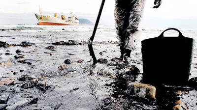 DESASTRE ECOLOGICO EN GIBRALTAR DESASTRE ECOLOGICO EN GIBRALTAR