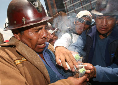 MOVILIZACION MINERA EN BOLIVIA MOVILIZACION MINERA EN BOLIVIA