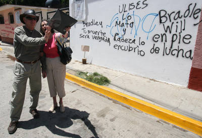 JUSTICIA, CLAMAN PADRES DE BRAD WILL JUSTICIA, CLAMAN PADRES DE BRAD WILL
