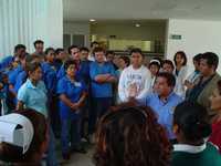 Personal afiliado al Sindicato Nacinal de Trabajadores del Seguro Social hizo un paro de una hora en todas las unidades de medicina familiar y hospitales de Quintana Roo. El delegado del IMSS en la entidad negó que haya desabasto de medicinas
