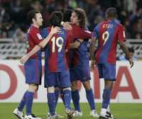 Celebración de los jugadores del Barcelona tras el gol de Iniesta