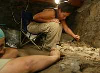En 2004 fue encontrado un sepulcro en la Pirámide de la Luna. De acuerdo con la arqueólogoa Linda R. Manzanilla, sólo se ha estudiado ocho por ciento de la superficie de la ciudad