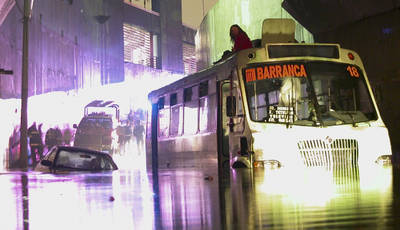 LLEGARON LAS LLUVIAS A LA CAPITAL LLEGARON LAS LLUVIAS A LA CAPITAL