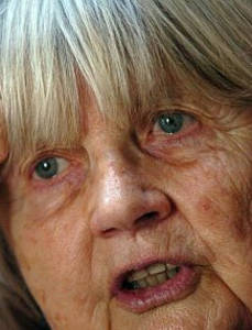 MUERE EVA FOREST MUERE EVA FOREST
