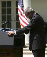 El presidente George W. Bush, ayer durante una rueda de prensa en La Casa Blanca