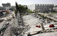 Aspecto de un campamento del grupo radical Hamas tras un ataque israelí en Gaza