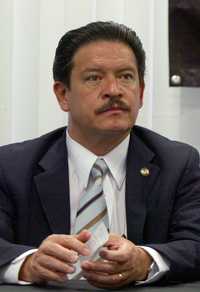 En imagen de archivo, Carlos Navarrete, coordinador de los senadores del PRD