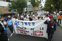 Trabajadores del Instituto Nacional de Enfermedades Respiratorias y de hospitales de la zona de San Fernando llevaron a cabo una marcha el pasado 31 de mayo contra las reformas a la Ley del ISSSTE