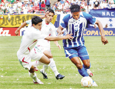 EL TRI, DE MAL EN PEOR EL TRI, DE MAL EN PEOR