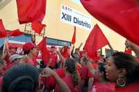 Militantes priístas protestan frente a oficinas del Instituto Electoral de Baja California en Tijuana por la anulación de la candidatura de Jorge Hank Rhon