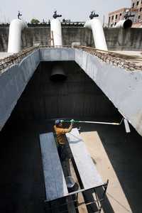 Durante la construcción de la lumbrera número dos del túnel interceptor del Río de los Remedios y el Gran Canal (en la imagen), obras que ya concluyeron, se previó la edificación de "una salida" o lumbrera a partir de la cual se construirá el túnel de 60 kilómetros que se convertirá en un segundo sistema de drenaje profundo para la ciudad de México