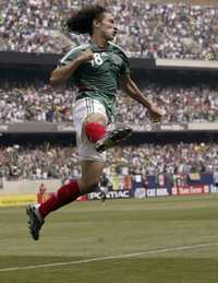 Andrés Guardado festeja el gol que anotó por México y que permitió por un momento soñar con el triunfo